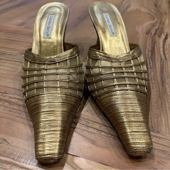 Women's gold bronze kitten heels metal metallic leather open back size 8 slides - Picture 9 of 15